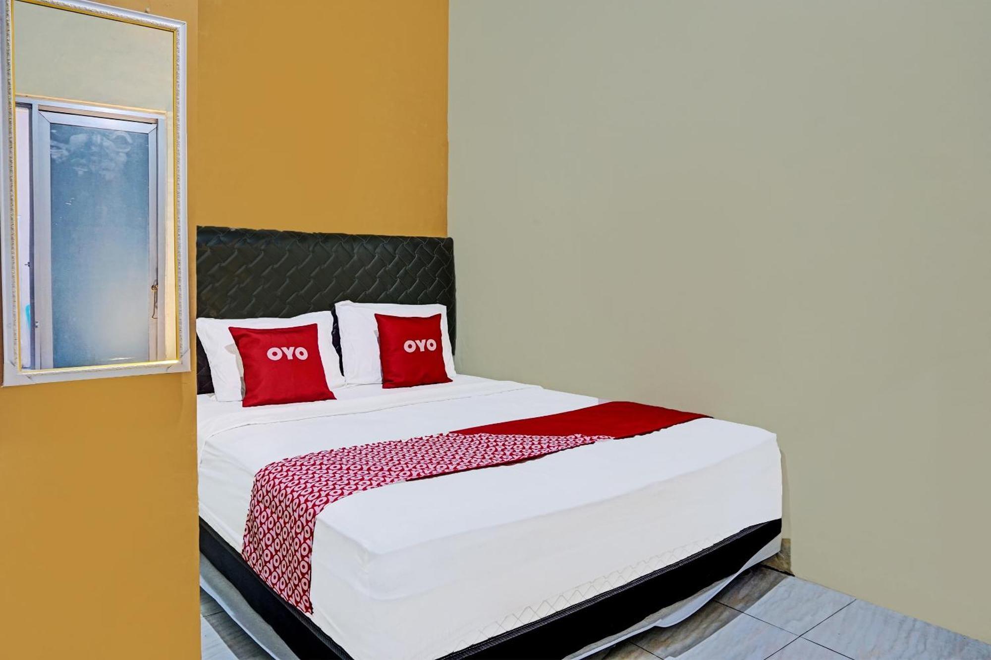OYO 91825 Ayu Lestari Homestay Nganjuk Luaran gambar